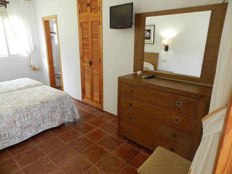 Hostal Las Acacias لوس كانيوس دي ميكا المظهر الخارجي الصورة