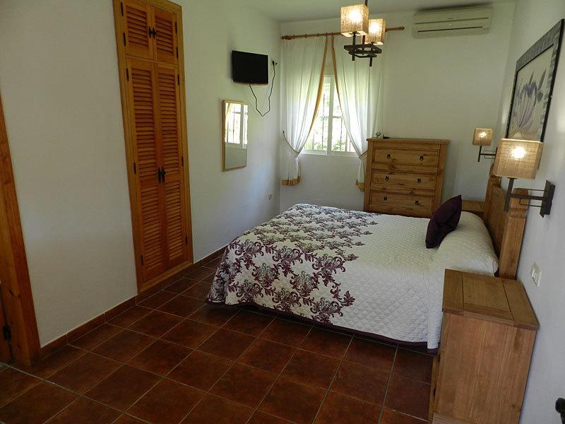 Hostal Las Acacias لوس كانيوس دي ميكا المظهر الخارجي الصورة